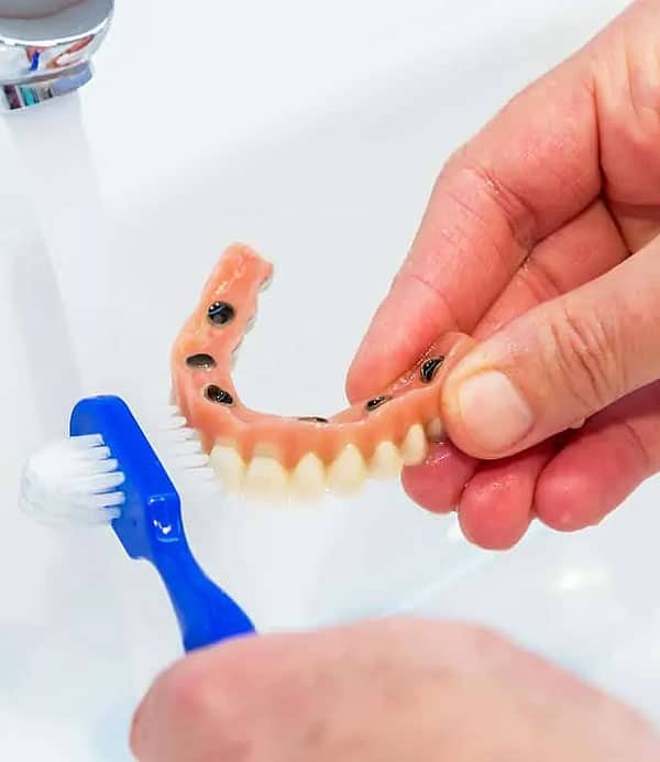 How-Do-I-Care-For-Dentures